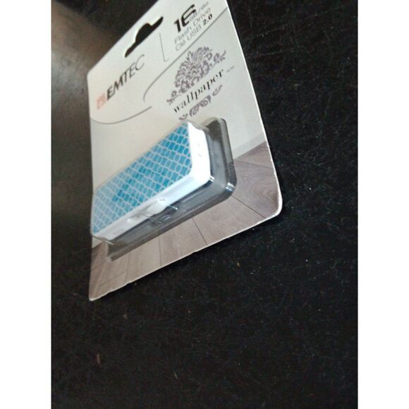 Emtec 16GB Flash Drive USB 2.0 Blue  Polka Wallpaper Design - Picture 2 of 3